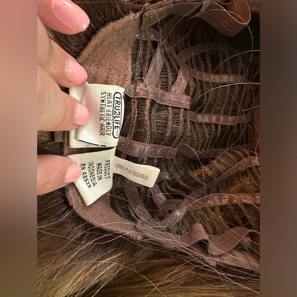 Raquel Welch Big Spender HF Synthetic Lacefront Wig Monotop in Shaded Wheat - Picture 8 of 13